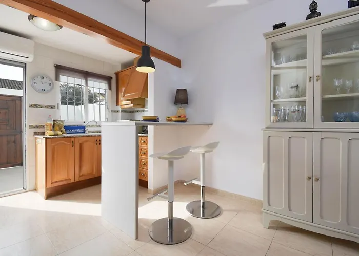 El Boticari By Aguilarent Denia